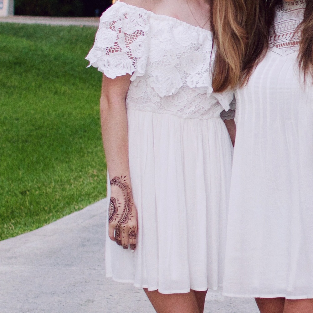 White sleeveless dress